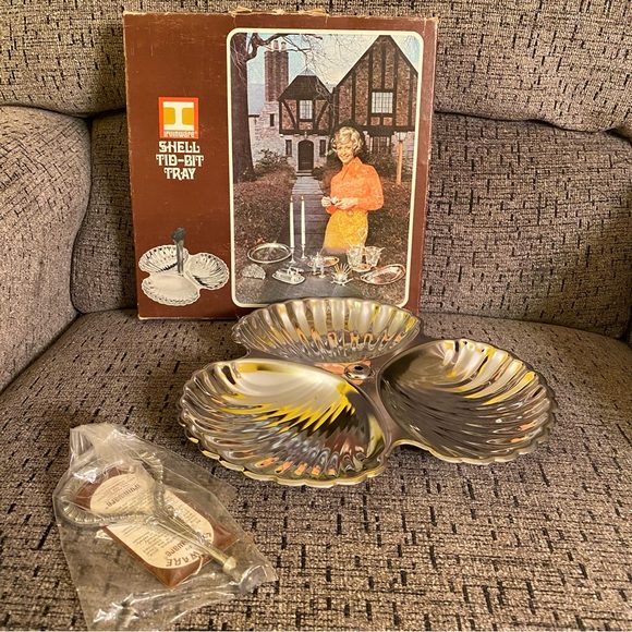 Vintage Irvinware Shell Tid-Bit Tray MCM Made  in USA 1971 - Picture 1 of 12